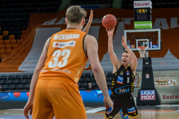 分让利物浦 分让利物浦