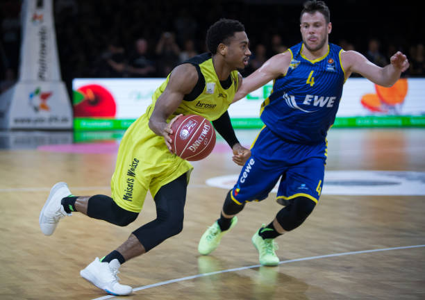 杨在进攻端 杨在进攻端